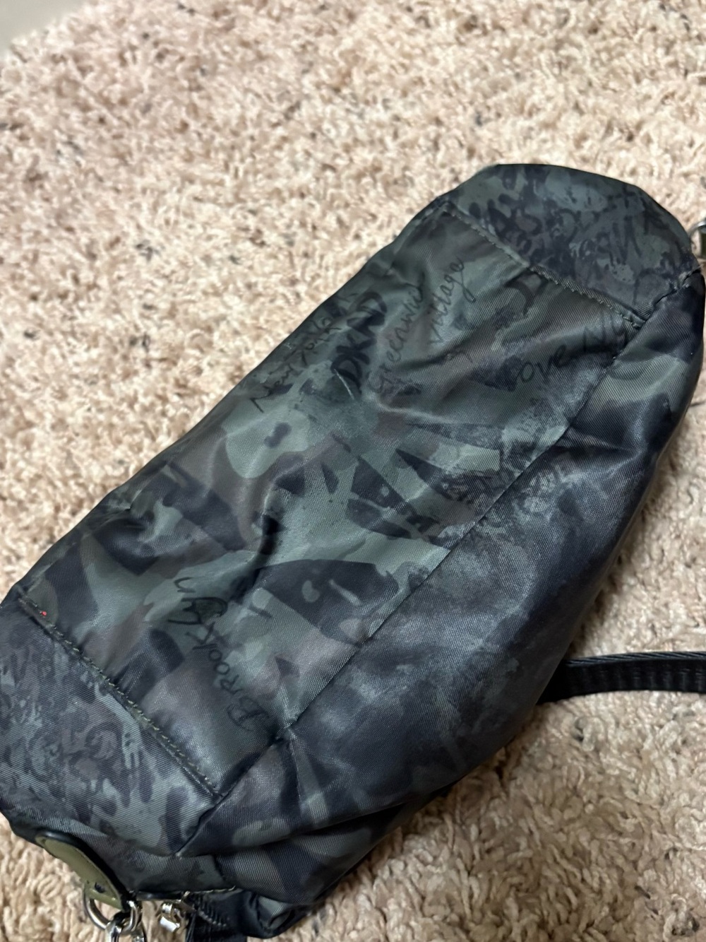 DKNY Camera Bag. - Picture 7 of 8